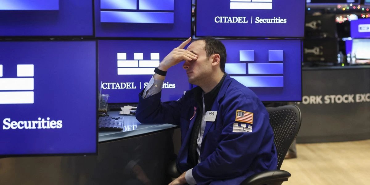 Capital Economics sees S&P 500 peaking at 8,250 in 2026, then falling 21% by end-2027