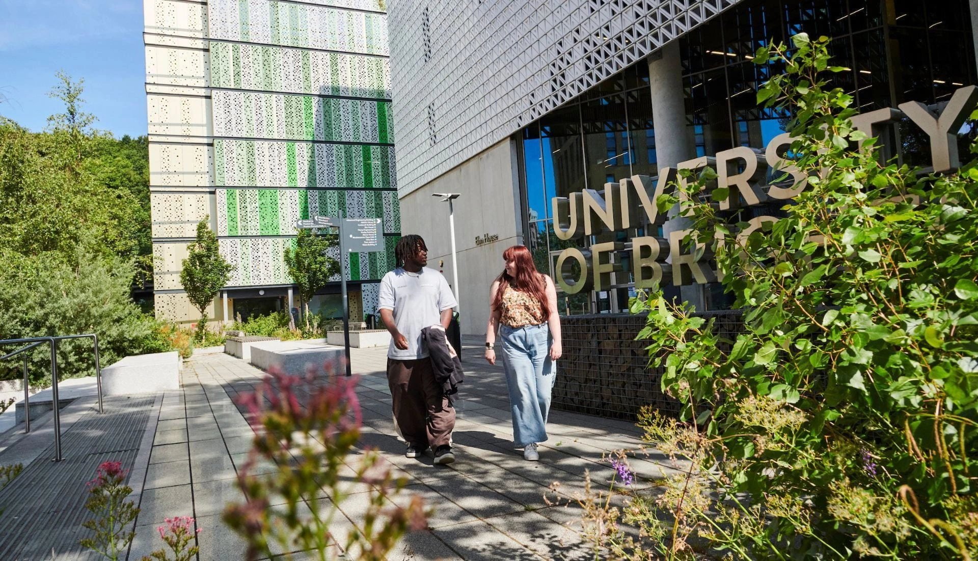 UK study visa applications drop 16% in August, raising university closure fears