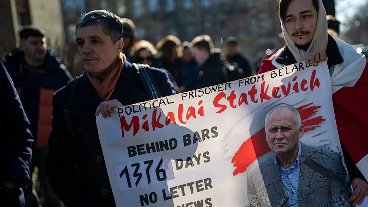 Belarusian dissident Statkevich refused exile at Lithuanian border, returned to Belarus