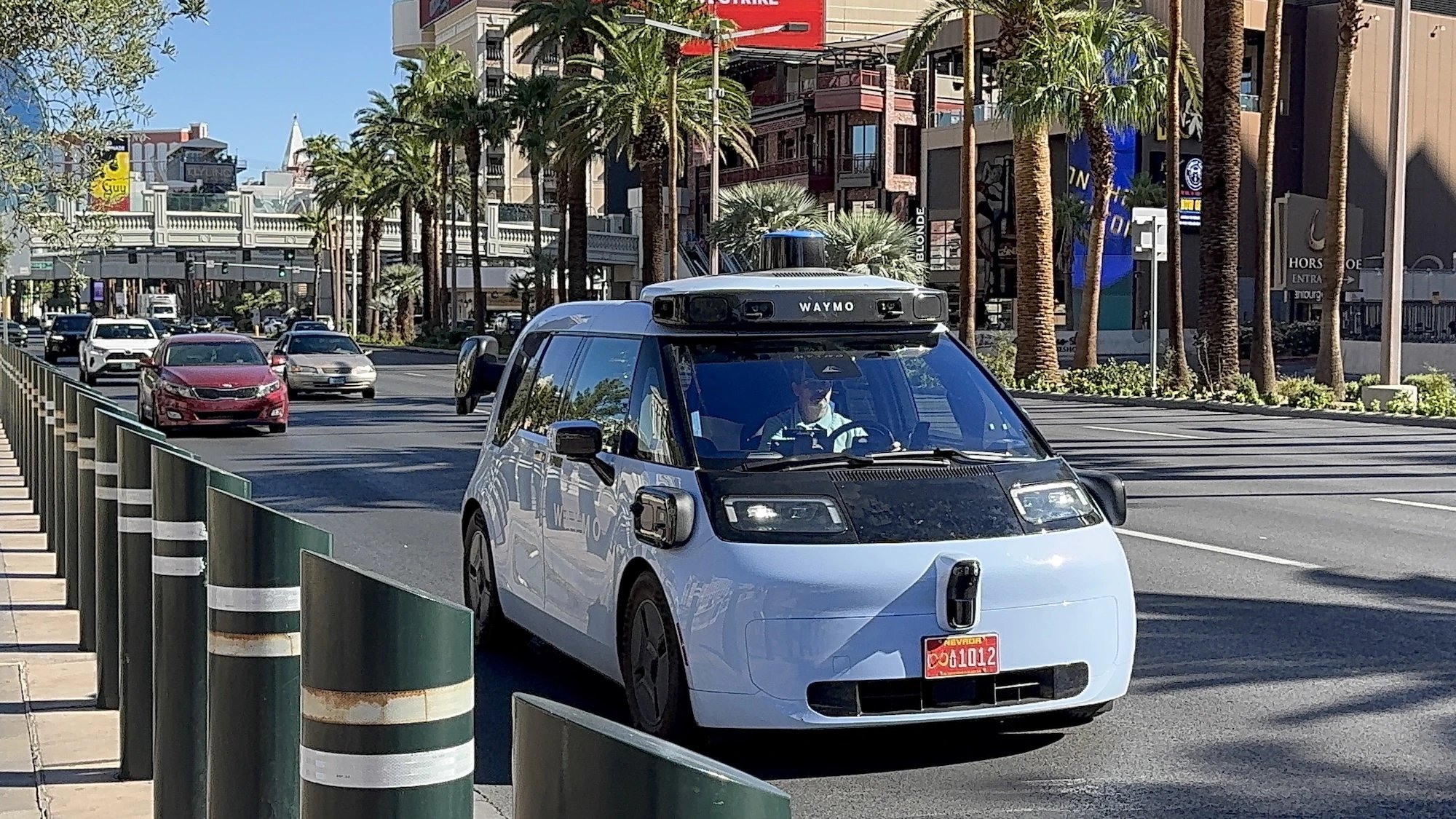 Waymo запускает платный сервис роботакси в Лас-Вегасе, 15-м городе США