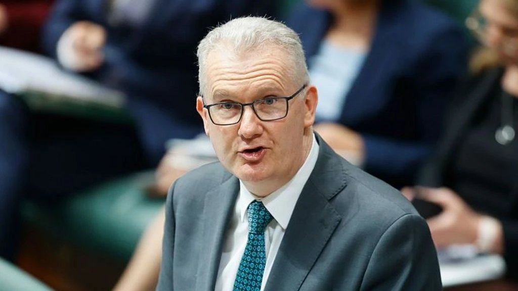Australia tightens student and working holiday visa rules to cut migration