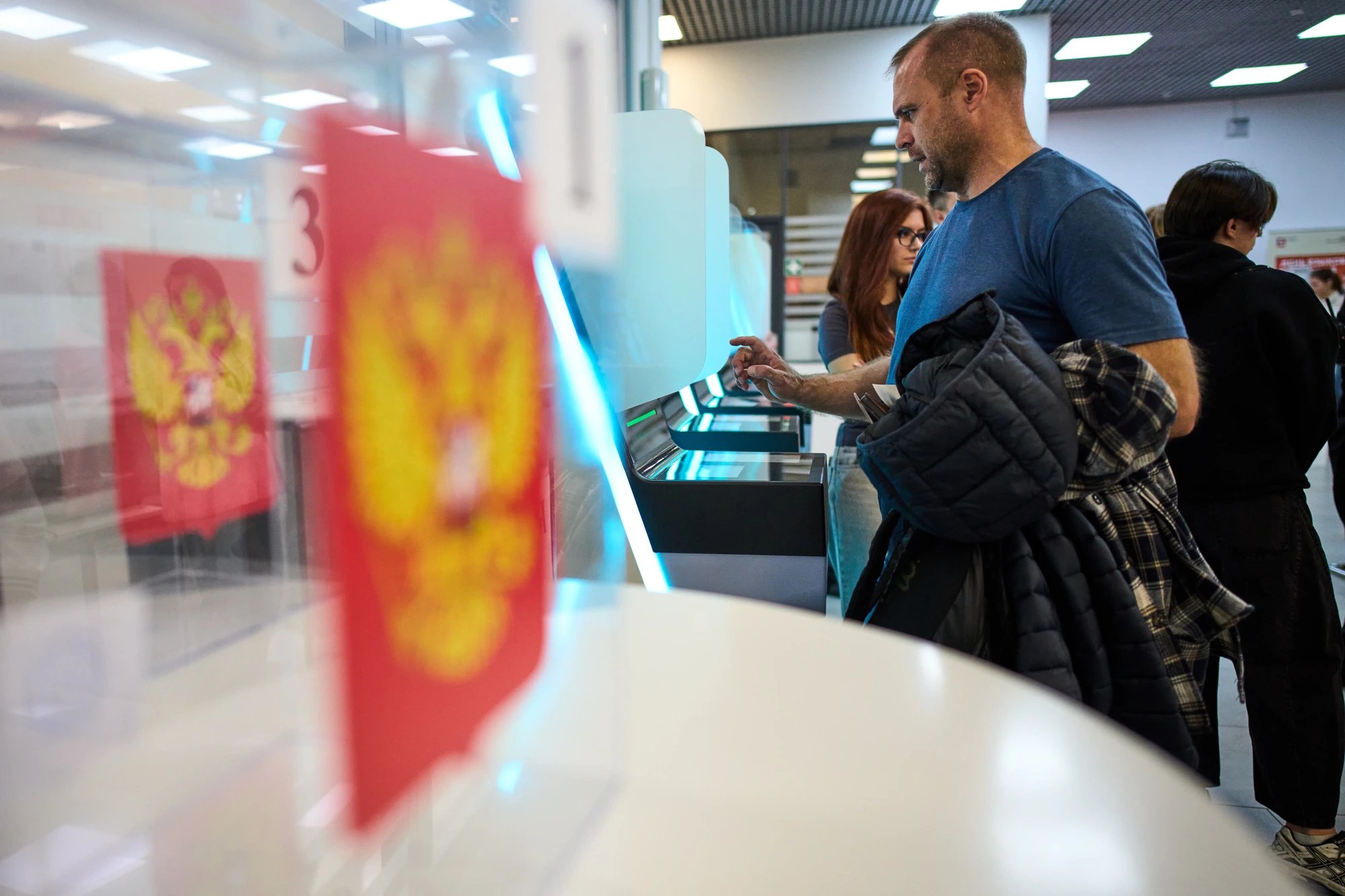 В Москве перестали выдавать бумажные бюллетени в последний день голосования