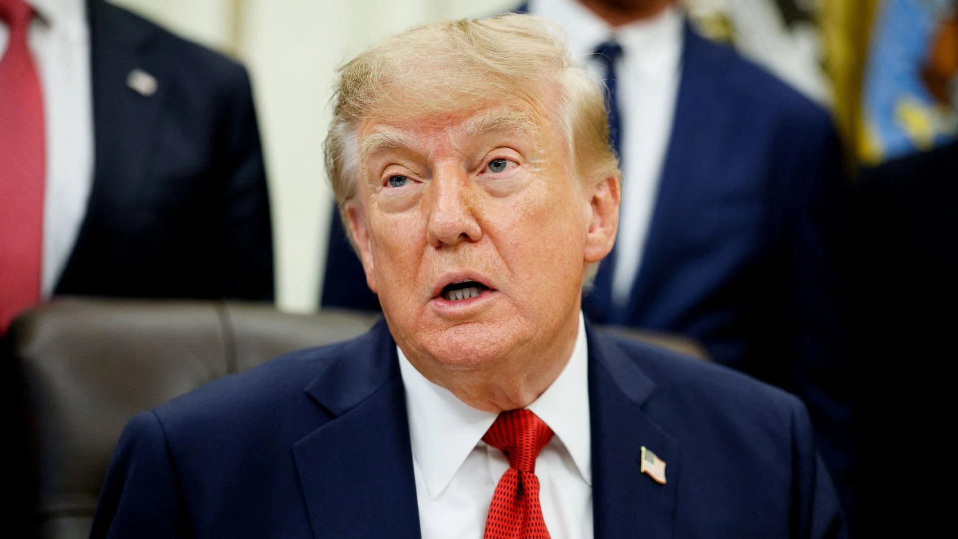 Трамп Иран экономикасын жоюмен қорқытты, Тегеран ауыр жауап беретінін уәде етті