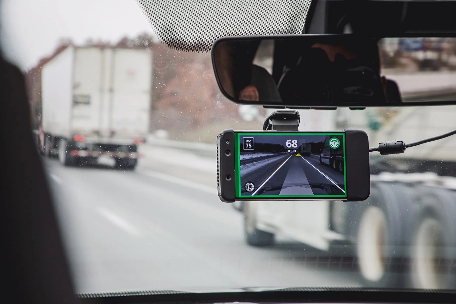 NHTSA бес жол-көлік оқиғасы мен үш өлімнен кейін comma.ai жүйелерін тексеріп жатыр
