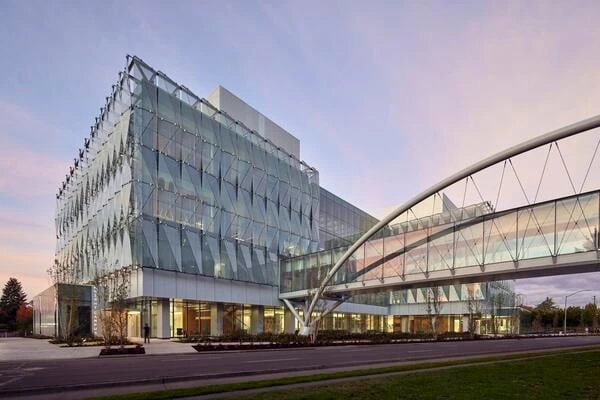 Phil Knight Gifts University of Oregon $1B for Engineering College