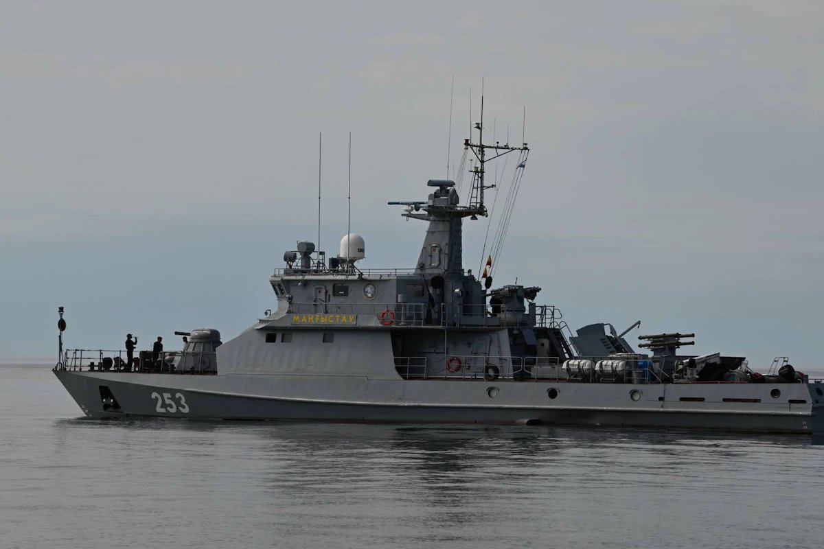 Блогер заявил о гибели восьми военных на учениях в Каспийском море близ Актау