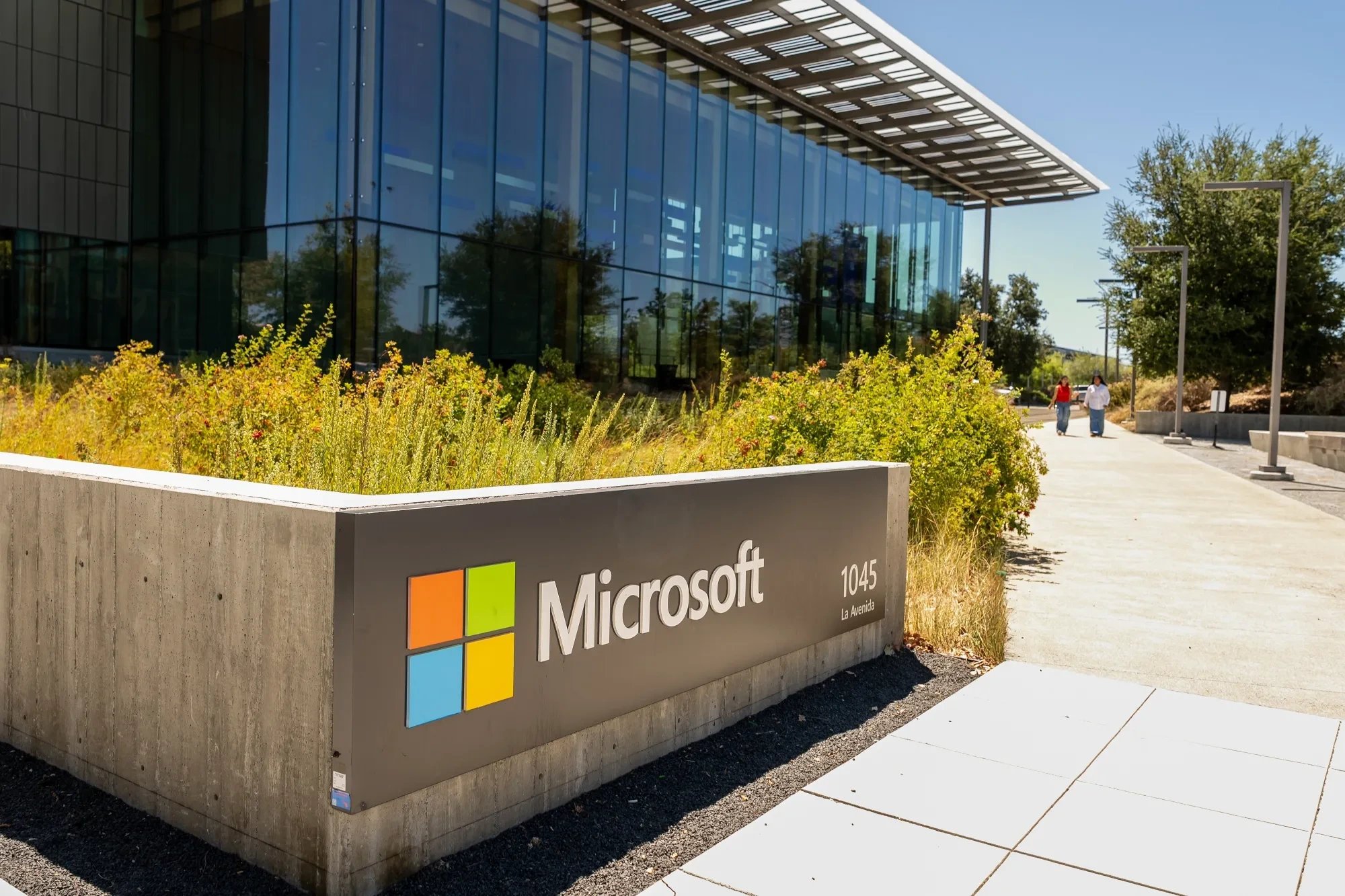Microsoft инвестирует $10 млрд в облако и ИИ на Ближнем Востоке к 2030 году