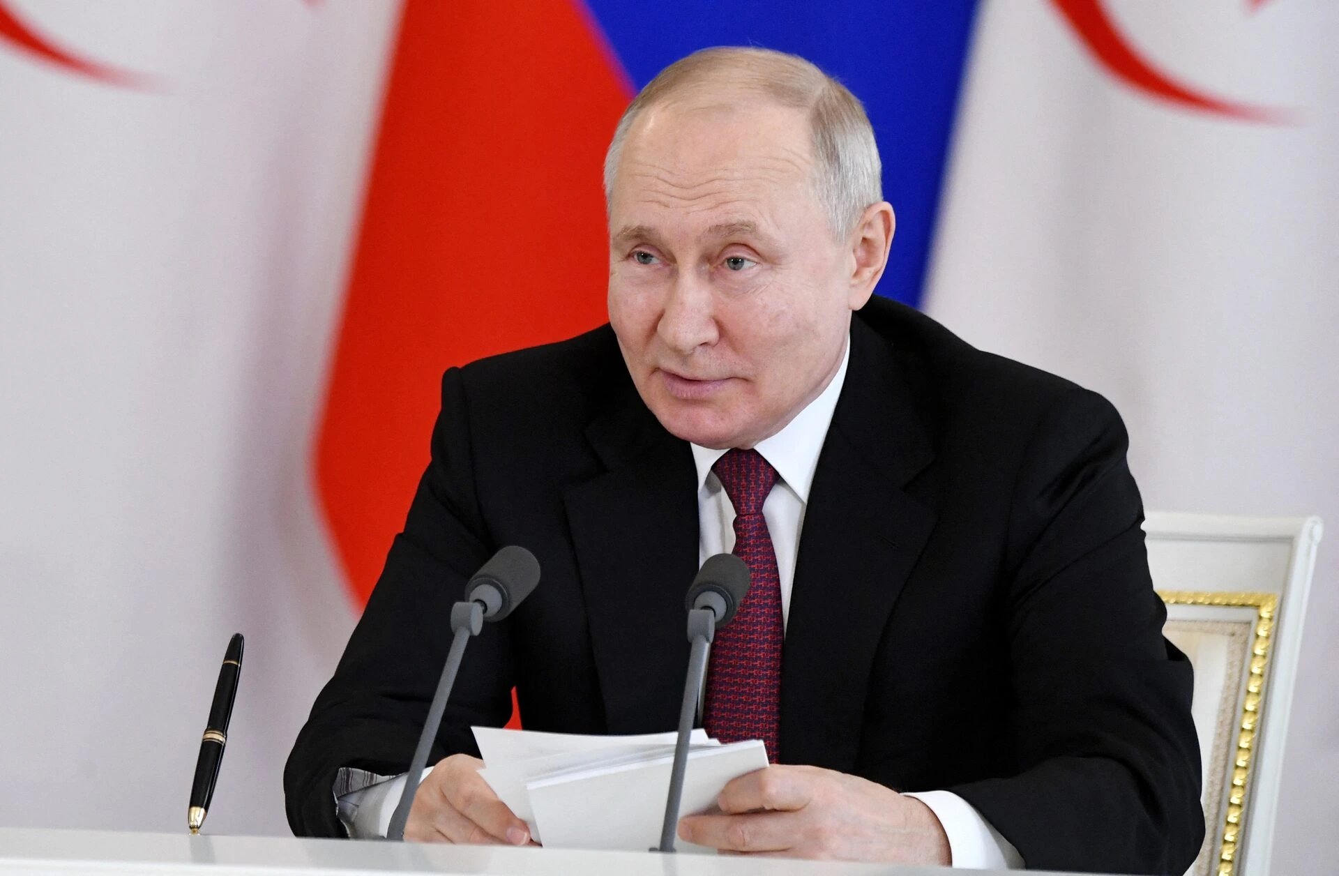 Путин: Россия примет решение о переговорах с Украиной исходя из своих интересов