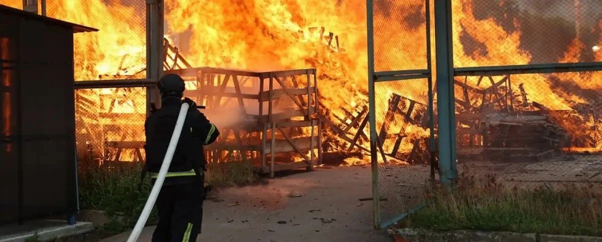 Российский удар по Харькову ранил не менее 22 человек, включая восьмерых детей
