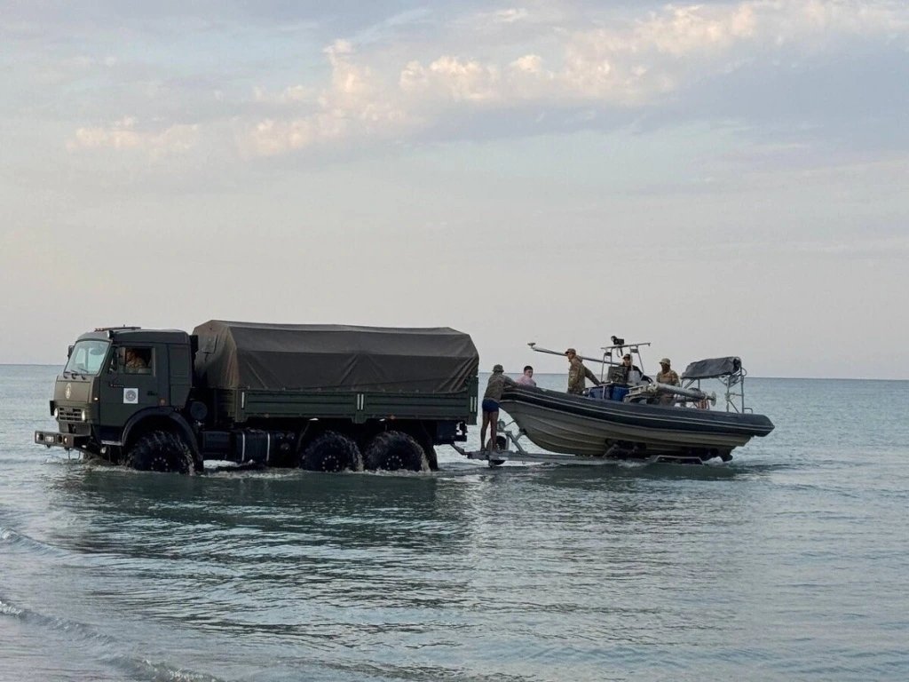 Партии Казахстана выделят более 5 млн долларов семьям 14 погибших моряков