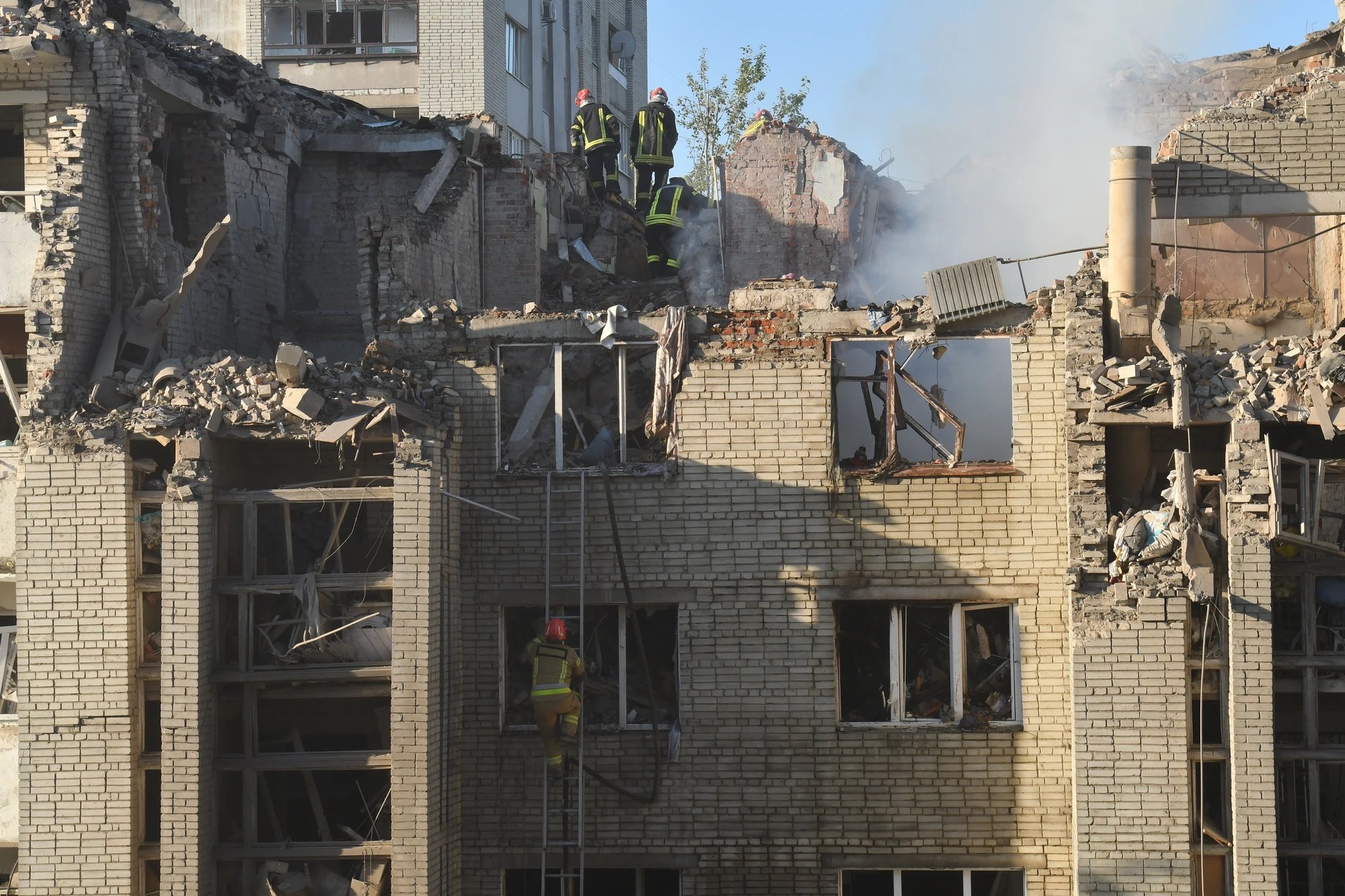 Зеленский: российские удары убили 5 и ранили 14 человек в Украине