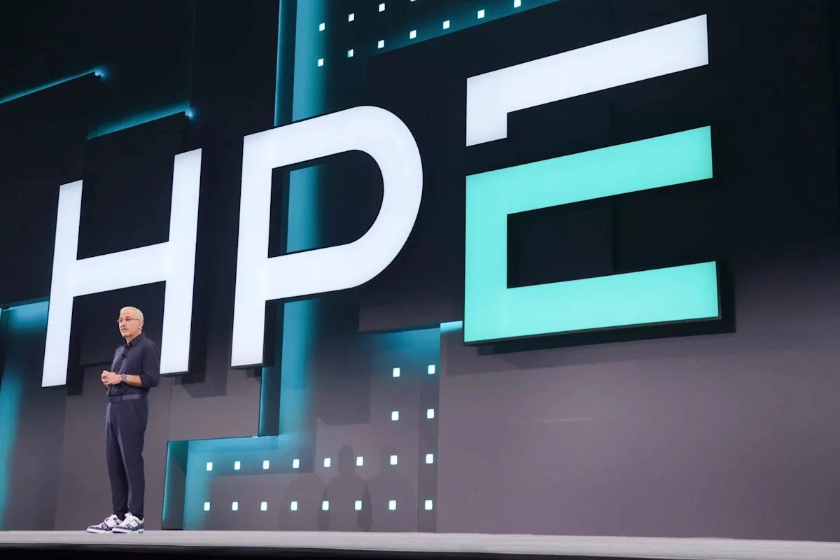 HPE получила заказ на $1,2 млрд на серверные стойки AMD от Vultr