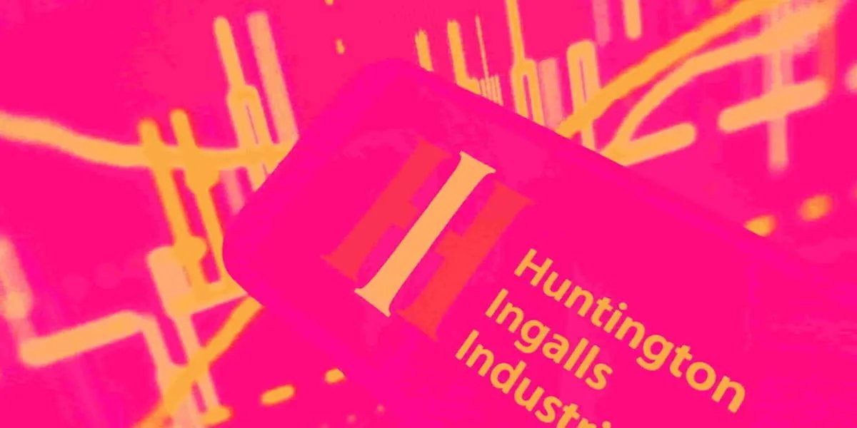 Huntington Ingalls отстает от S&P 500 с доходностью 6,3% с ноября