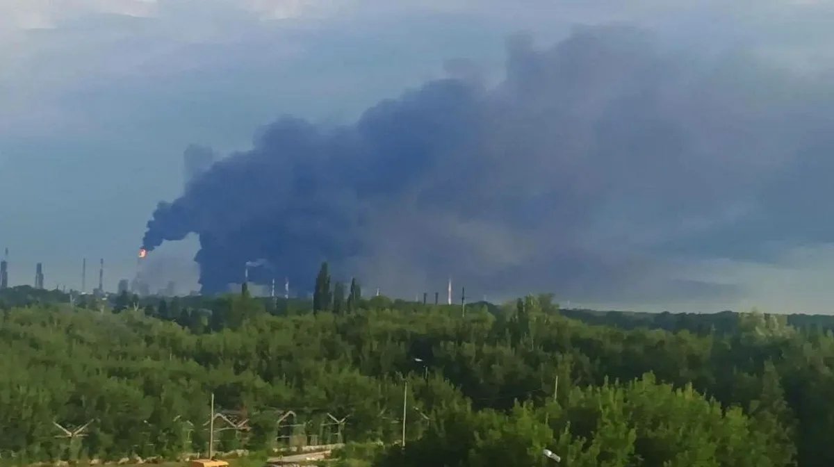 Беспилотники атаковали завод «Газпромнефтехим Салават» в Башкортостане