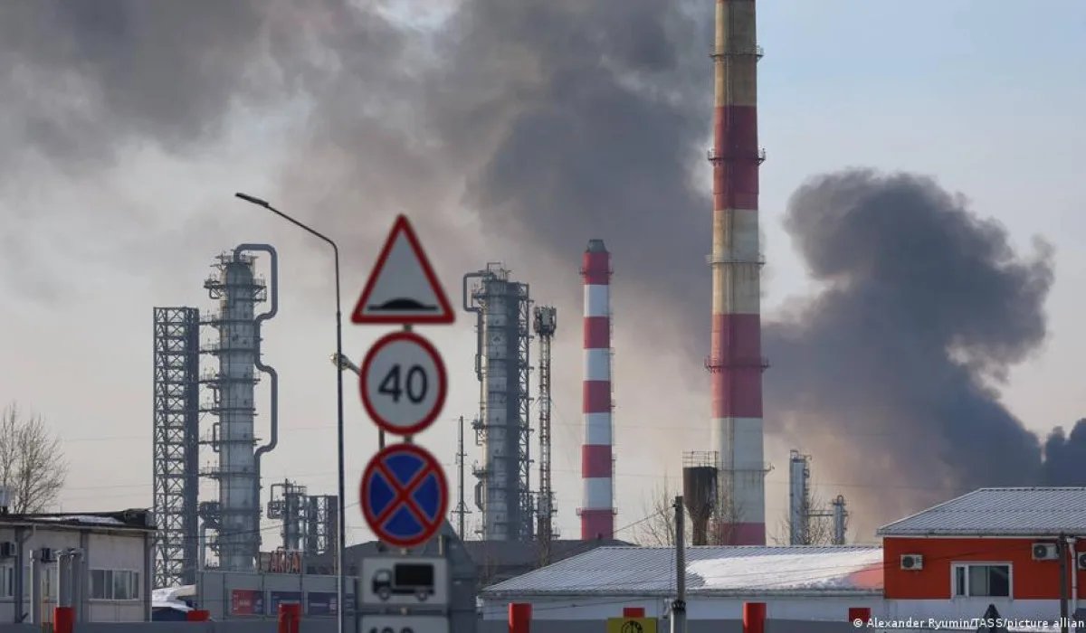 Переработка нефти в России упала до минимума за более чем 20 лет