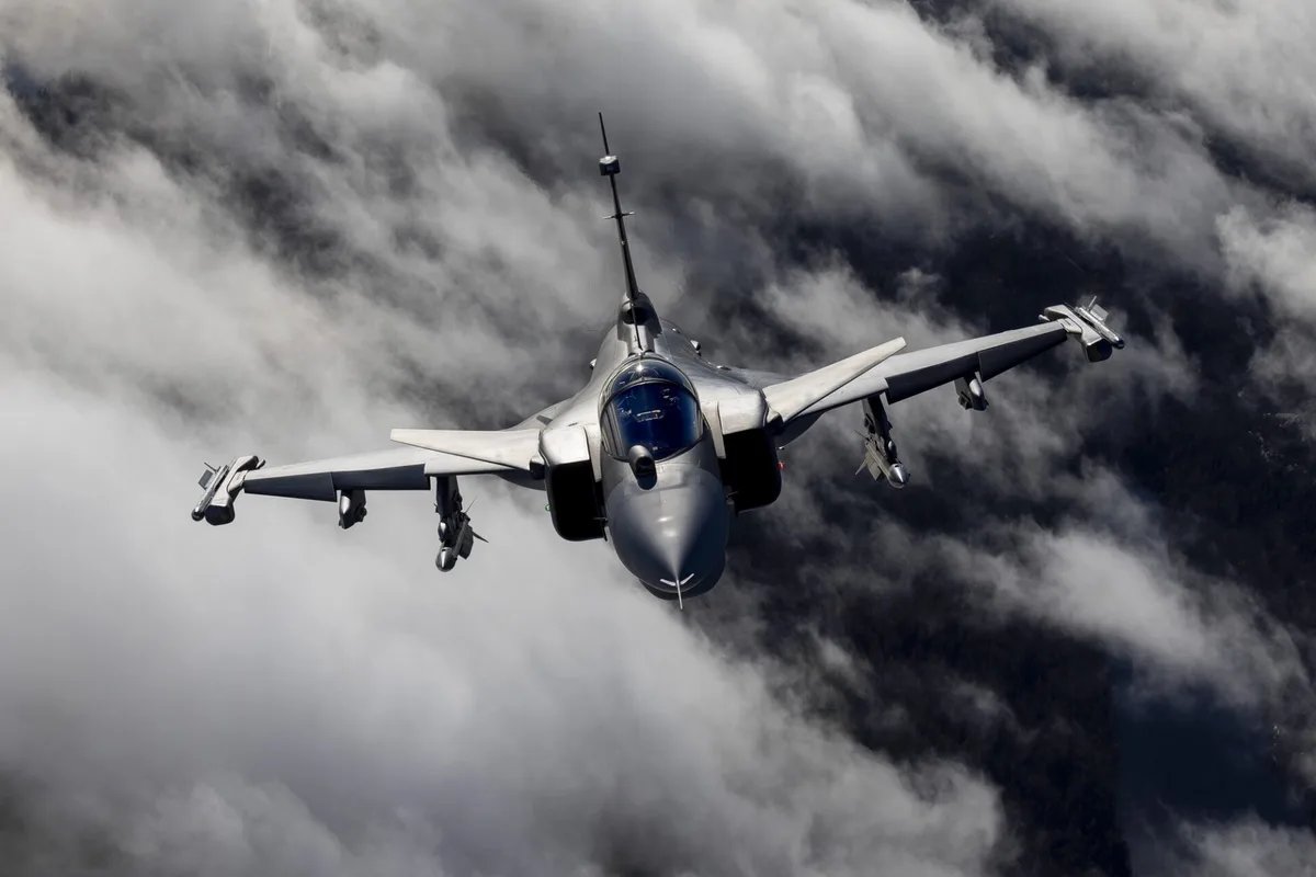 Великобритания выделит €300 млн на 16 истребителей Gripen для Украины