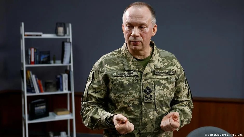 Зеленский уволил главкома Сырского после протестов из-за отставки Федорова