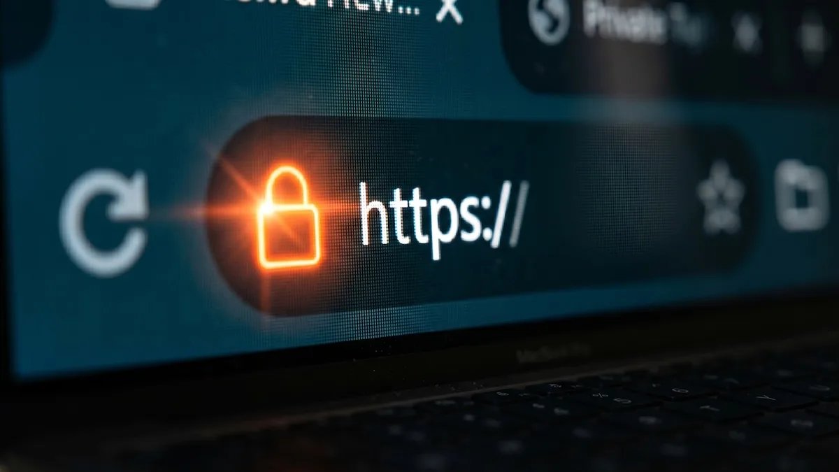 Уязвимость в расширении Adobe для Chrome раскрыла данные WhatsApp 300 млн пользователей