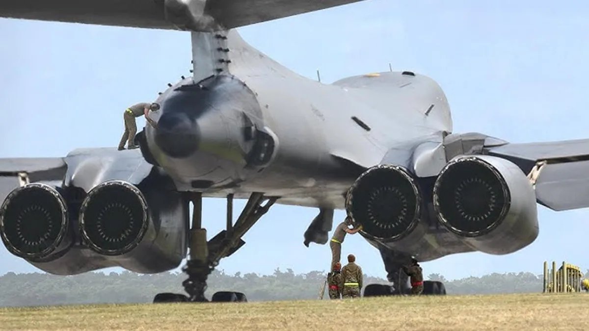 США применили бомбардировщики B-1 для ударов по целям КСИР в Иране