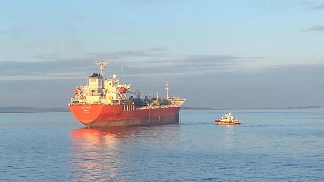 Пролив Чанаккале открыт для судоходства после снятия с мели сухогруза Pilatus Marine