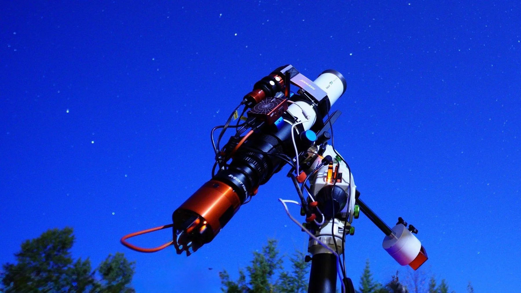 Voyager 2's Deep Blue Neptune Image Was an Image Processing Artifact, Study Finds