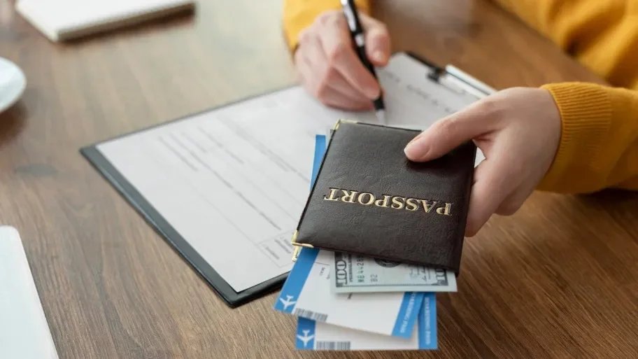 Италия призвала приостановить Шенген с Испанией из-за мигрантов в Сеуте