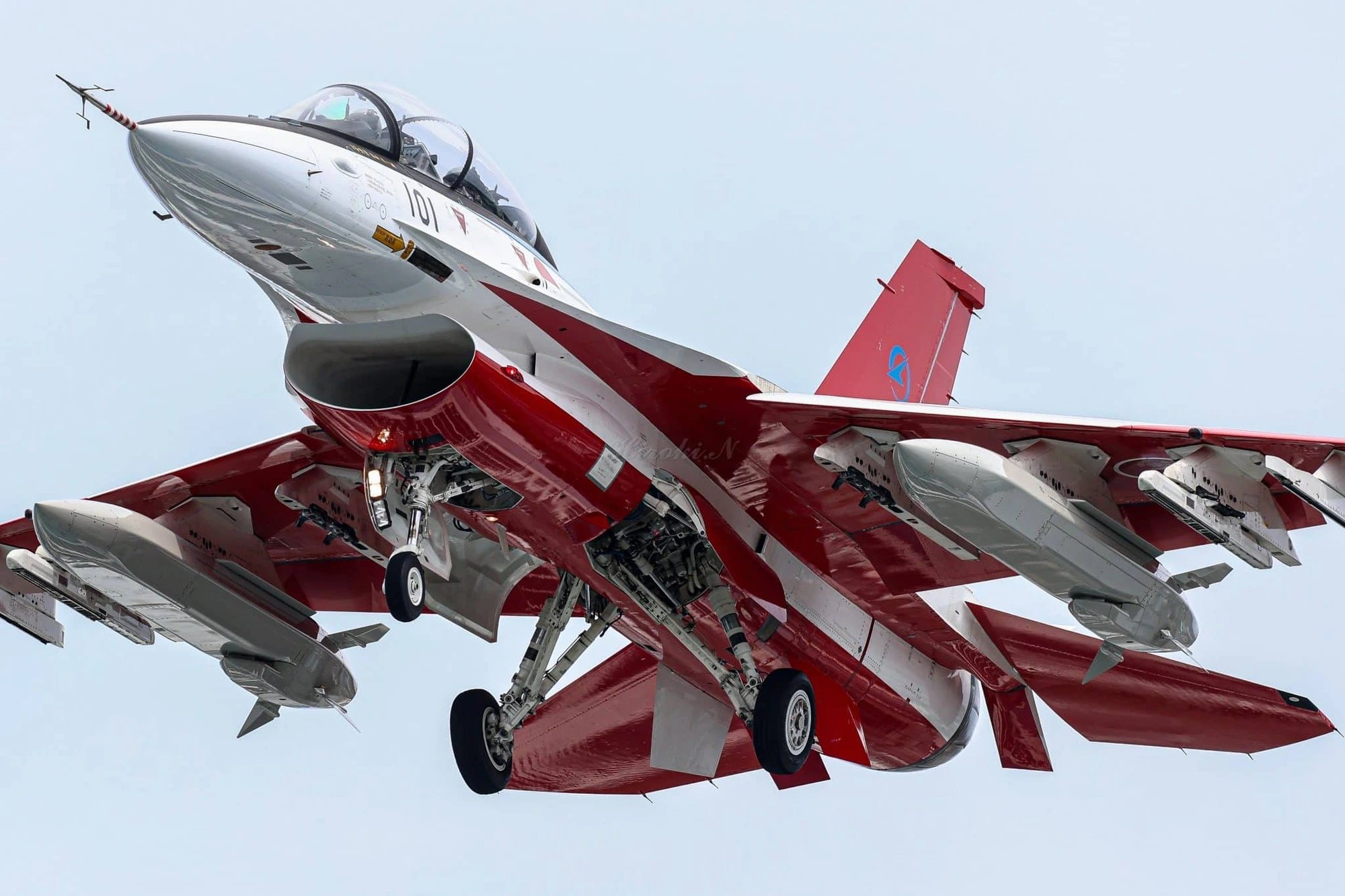 Жапония F-2 жойғышын 1000 км қашықтықтағы модернизацияланған Type 12 зымыранымен сынады