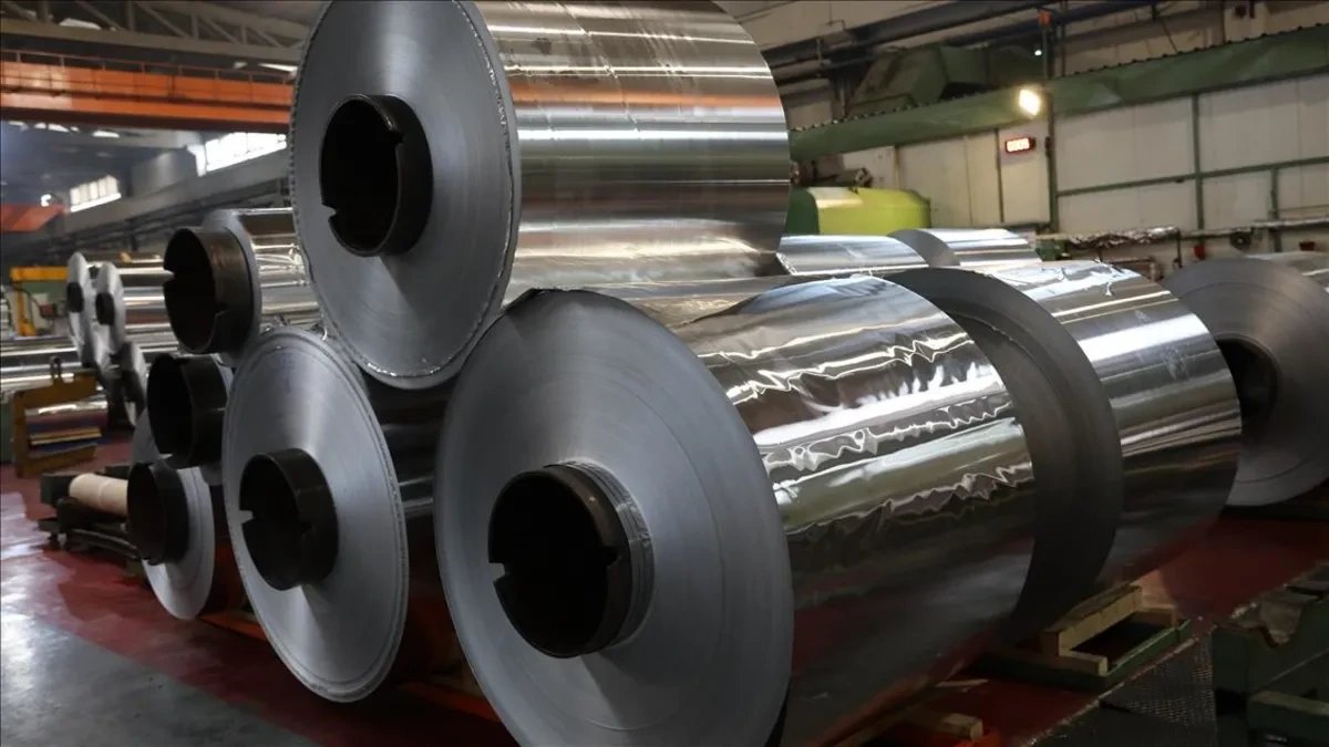 LME aluminum hits $3,216, six-week high, on supply squeeze