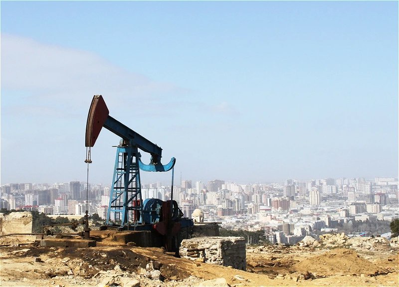 Цена азербайджанской нефти Azeri Light упала на 5% до $96,73 за баррель
