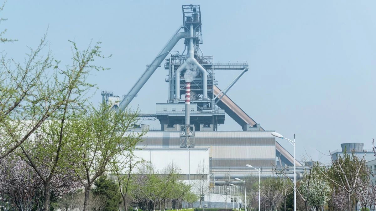 China weak industry data drags steel, iron ore down as commodities recover