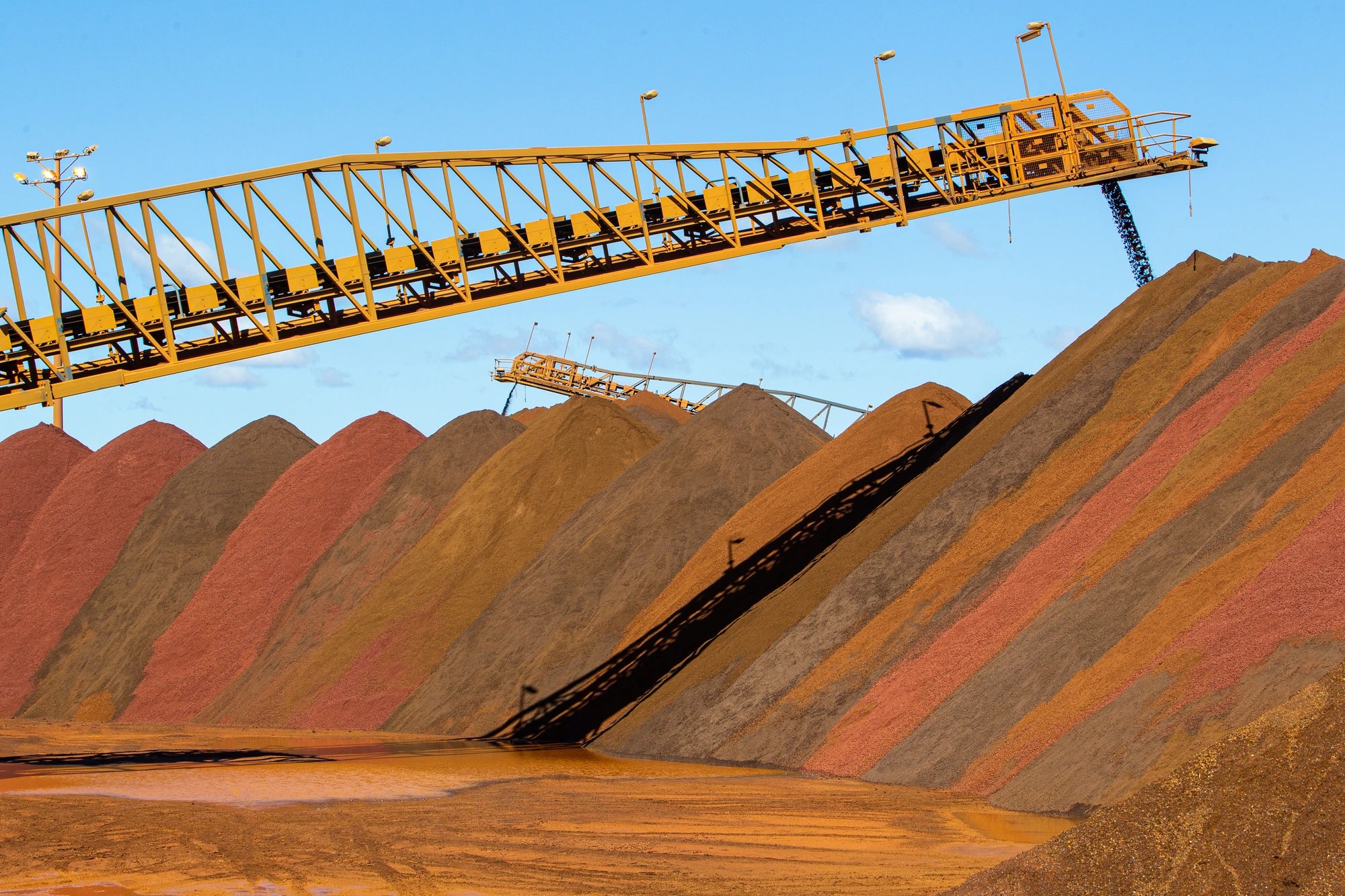 Singapore Iron Ore Futures Drop to One-Year Low as China Demand Slumps