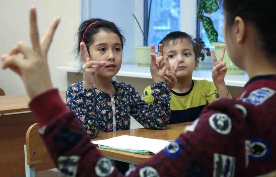 Russian language test deters 44,000 foreign pupils, mostly from Central Asia