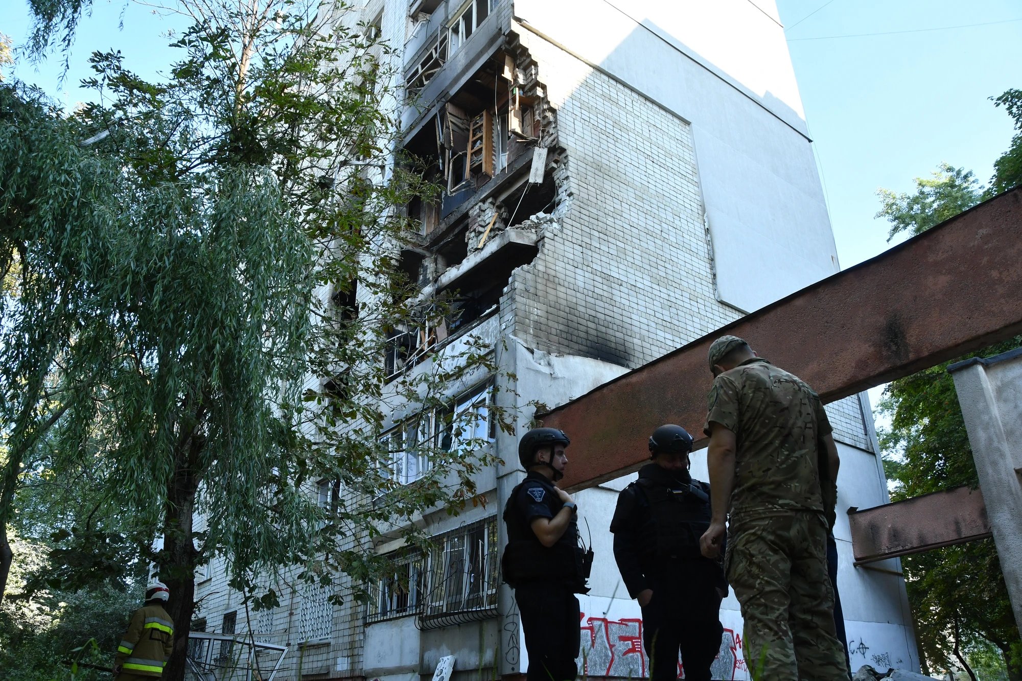 Russia strikes 14 Ukrainian logistics hubs, government pledges support