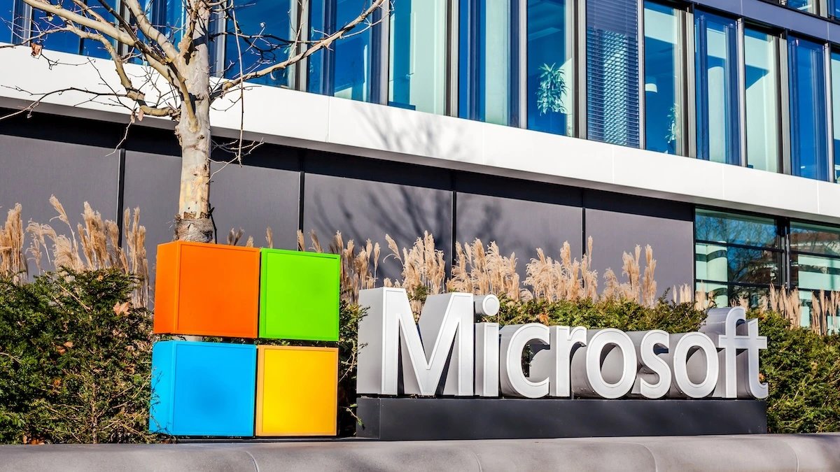 Августовское обновление Microsoft исправляет более 400 уязвимостей, включая эксплуатируемый zero-day