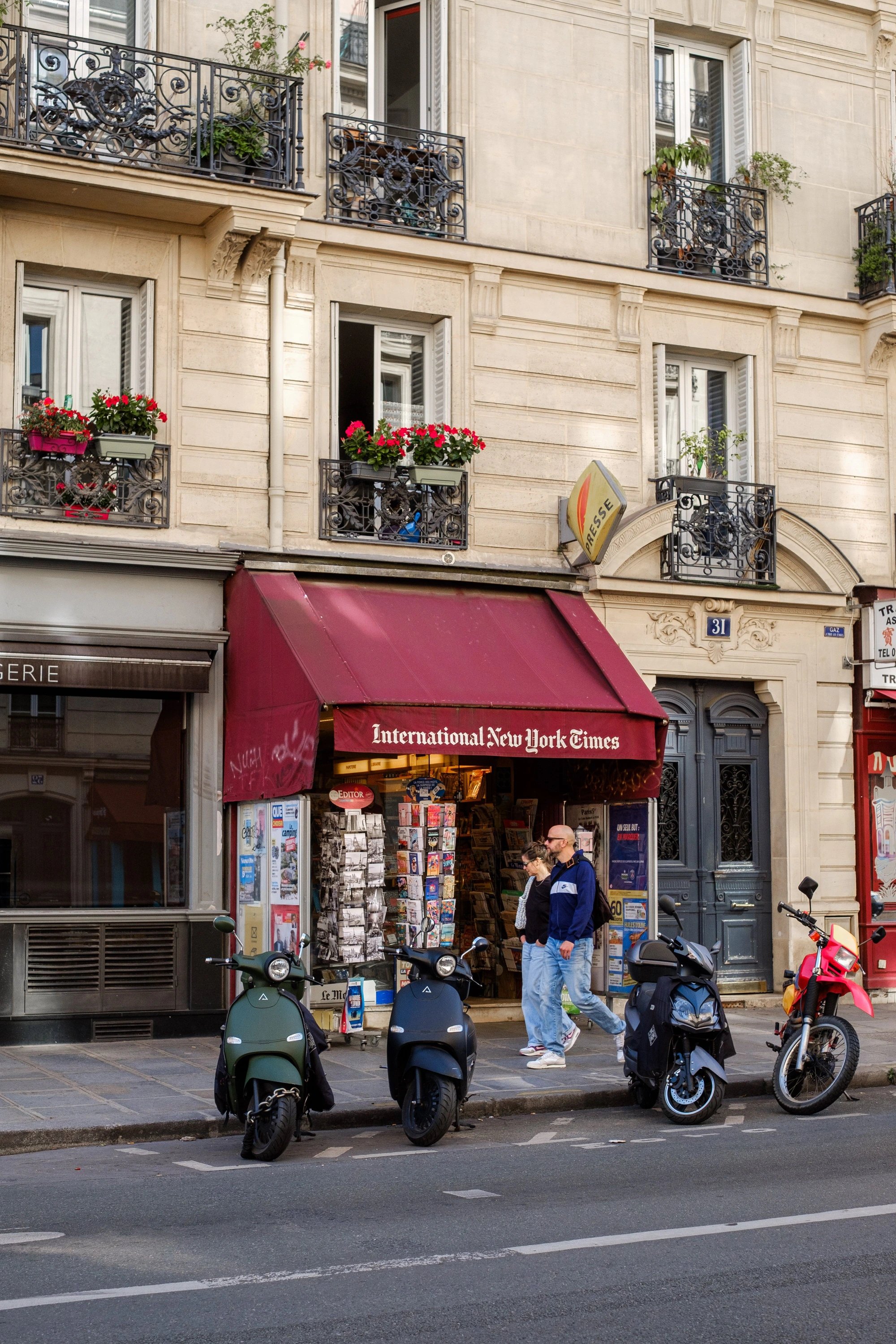 French publishers ask France's competition authority to curb Google AI summaries citing 33-38% traffic loss