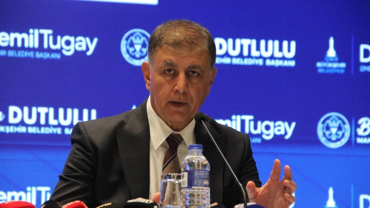 Izmir Mayor Tugay rejects AKP switch reports, says he will stay independent