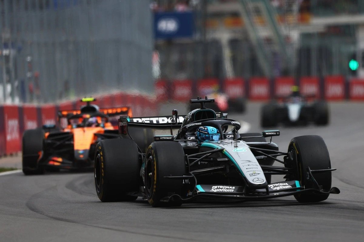 Поздняя заморозка дизайна W17 оставляет Mercedes в противофазе с соперниками по Ф1