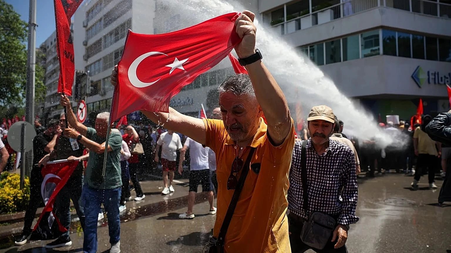 YENİ Parti reports online membership applications top 200,000 in two days in İzmir