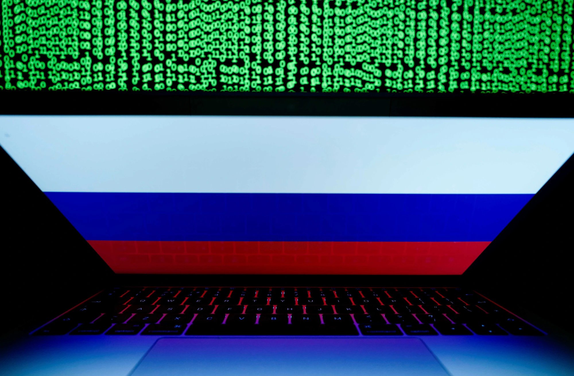 Кибердиректива Трампа сталкивается с размытой границей между государством и хакерами в России