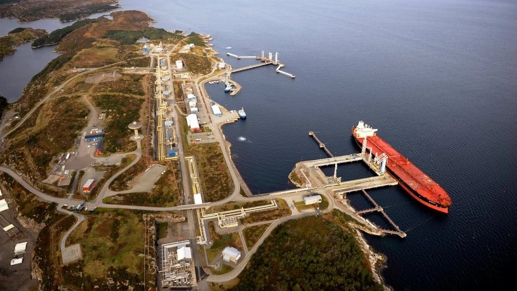 Norway crude output falls 195,000 bpd in July as Gulf outages persist