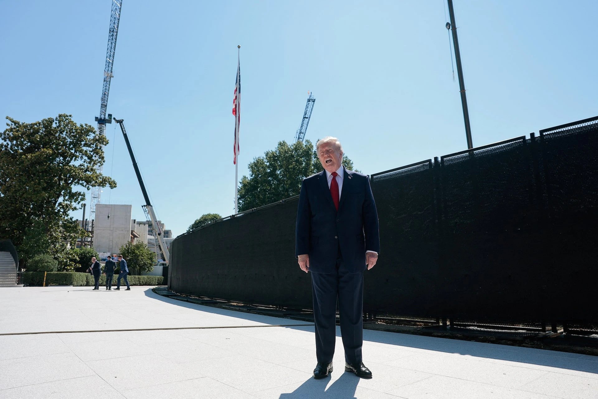 Trump signs memo to boost U.S. space launches to 1,000 annually by 2030