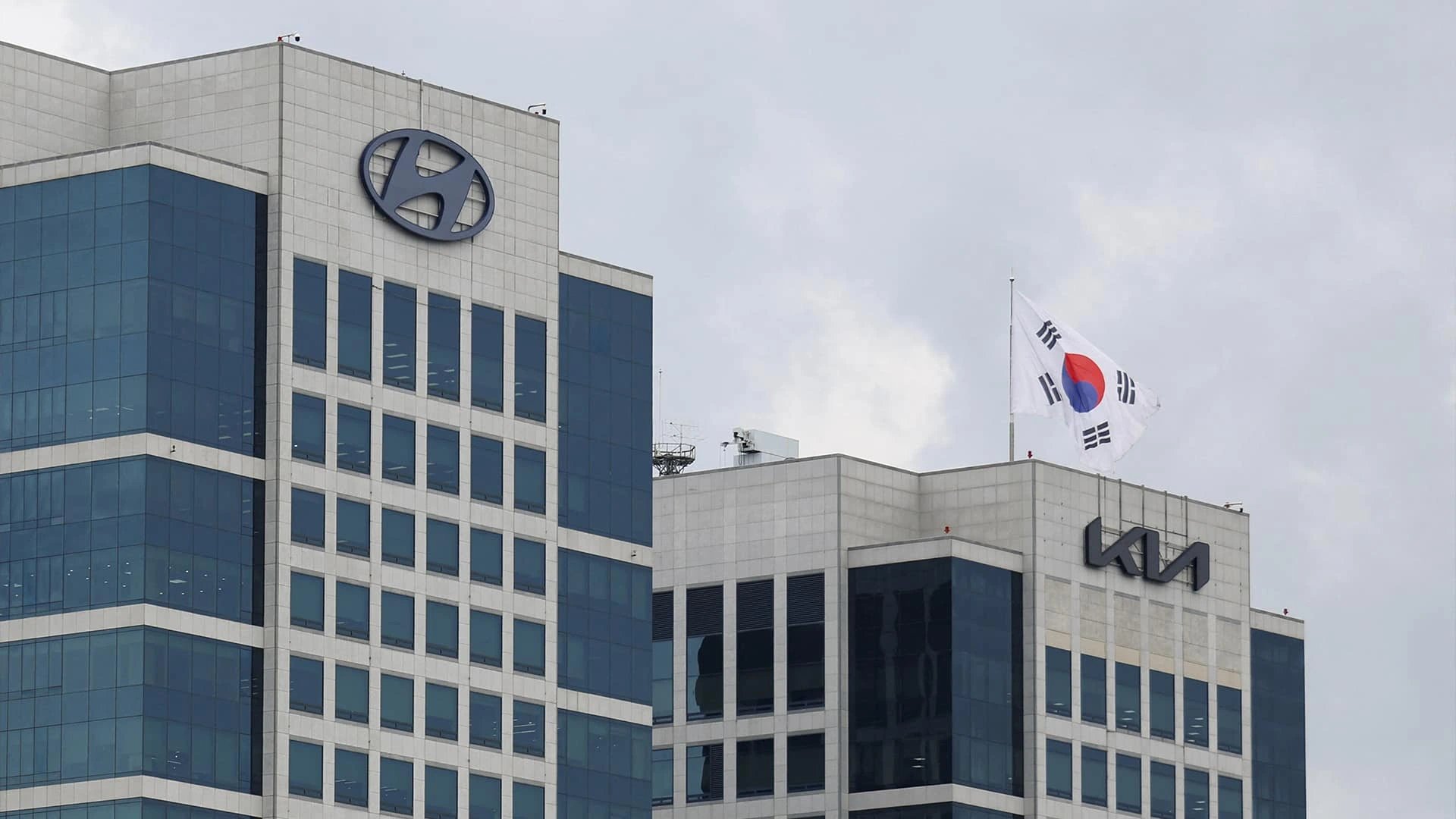Рабочие Hyundai впервые за 10 лет полностью остановили заводы из-за ИИ