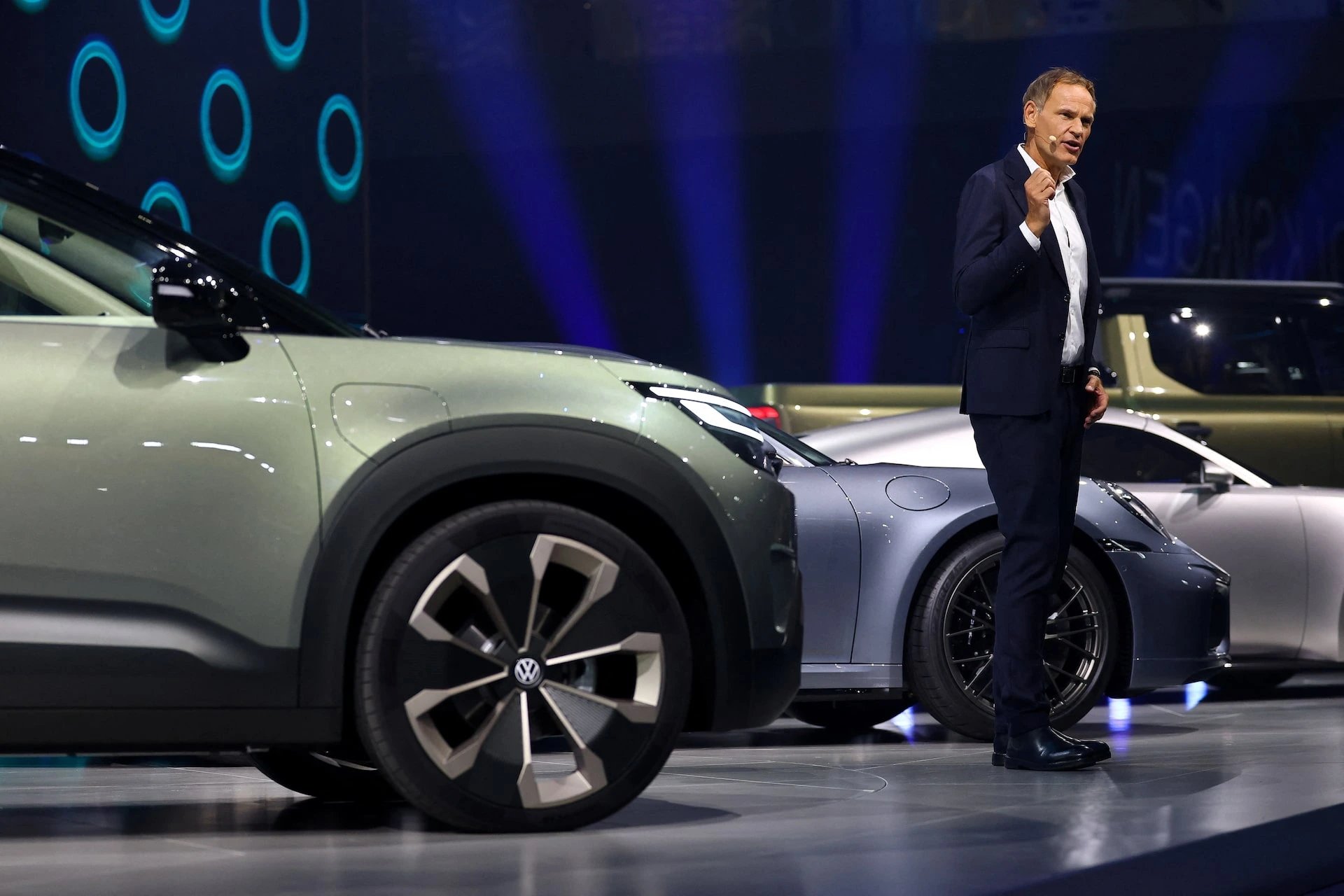 Volkswagen басшысы шешуші келіссөздер алдында терең қысқартулар қажеттігін ескертті