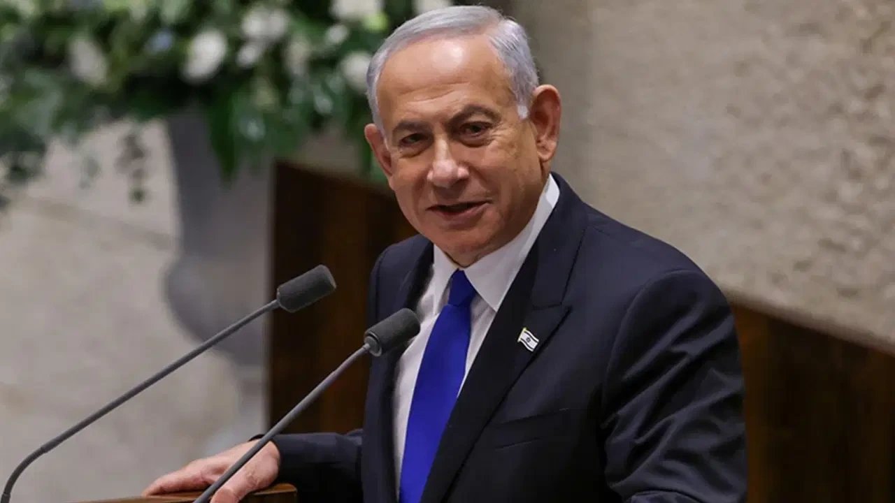 Netanyahu threatens Gaza strikes and displacement over kites