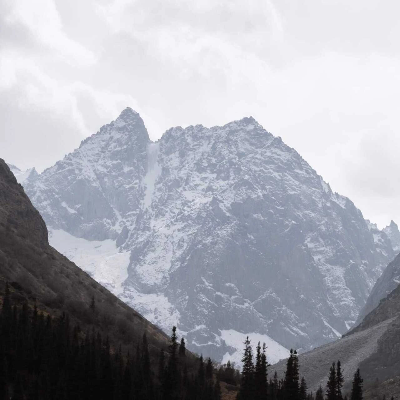 Kyrgyzstan begins second search phase for three climbers at Korumdu Peak