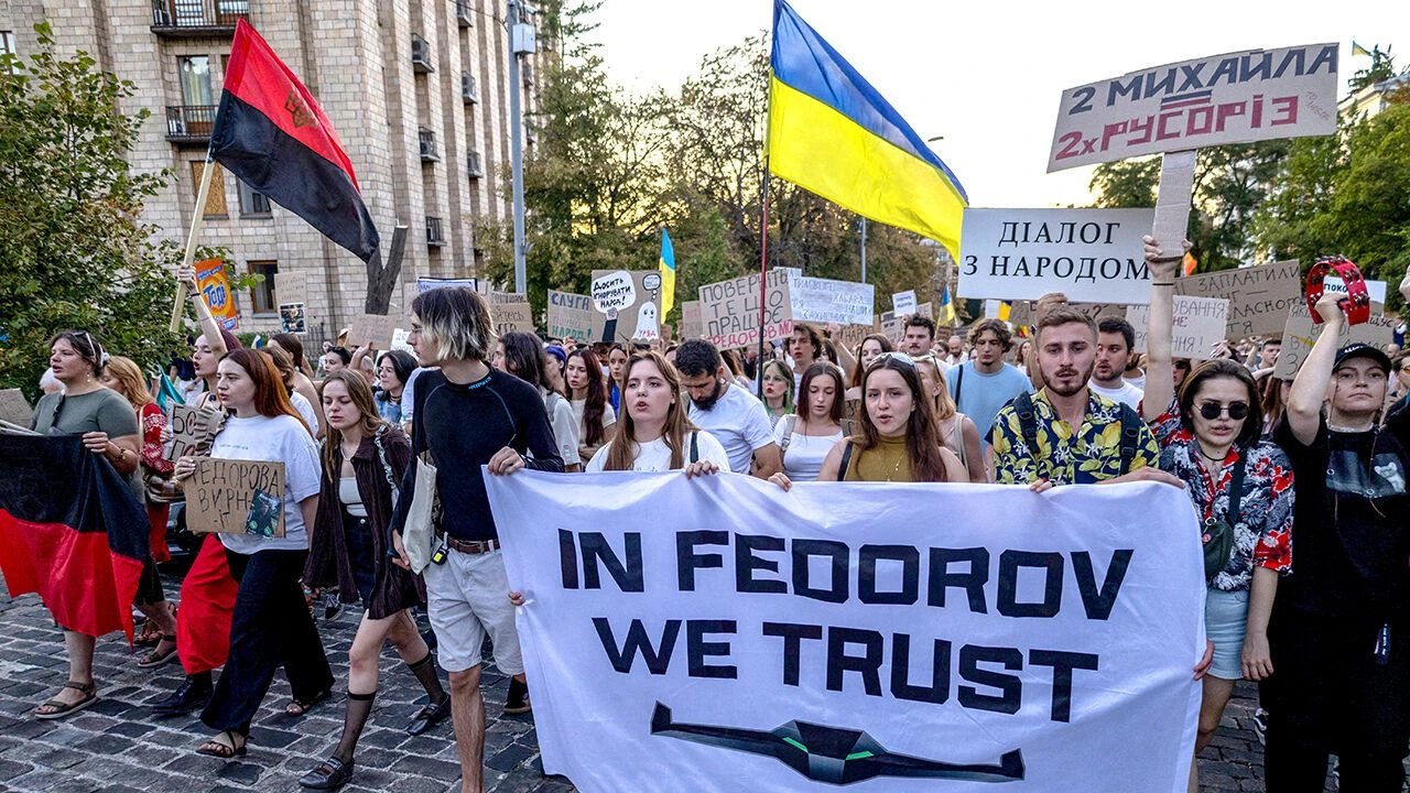 Прослушки раскрывают коррупцию как рутину в офисе Зеленского