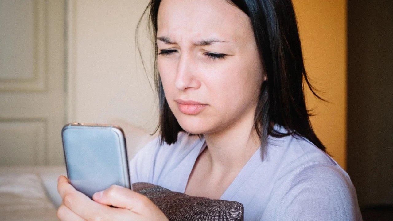 Kazakh police warn of rising SMS-bombing fraud targeting mobile users