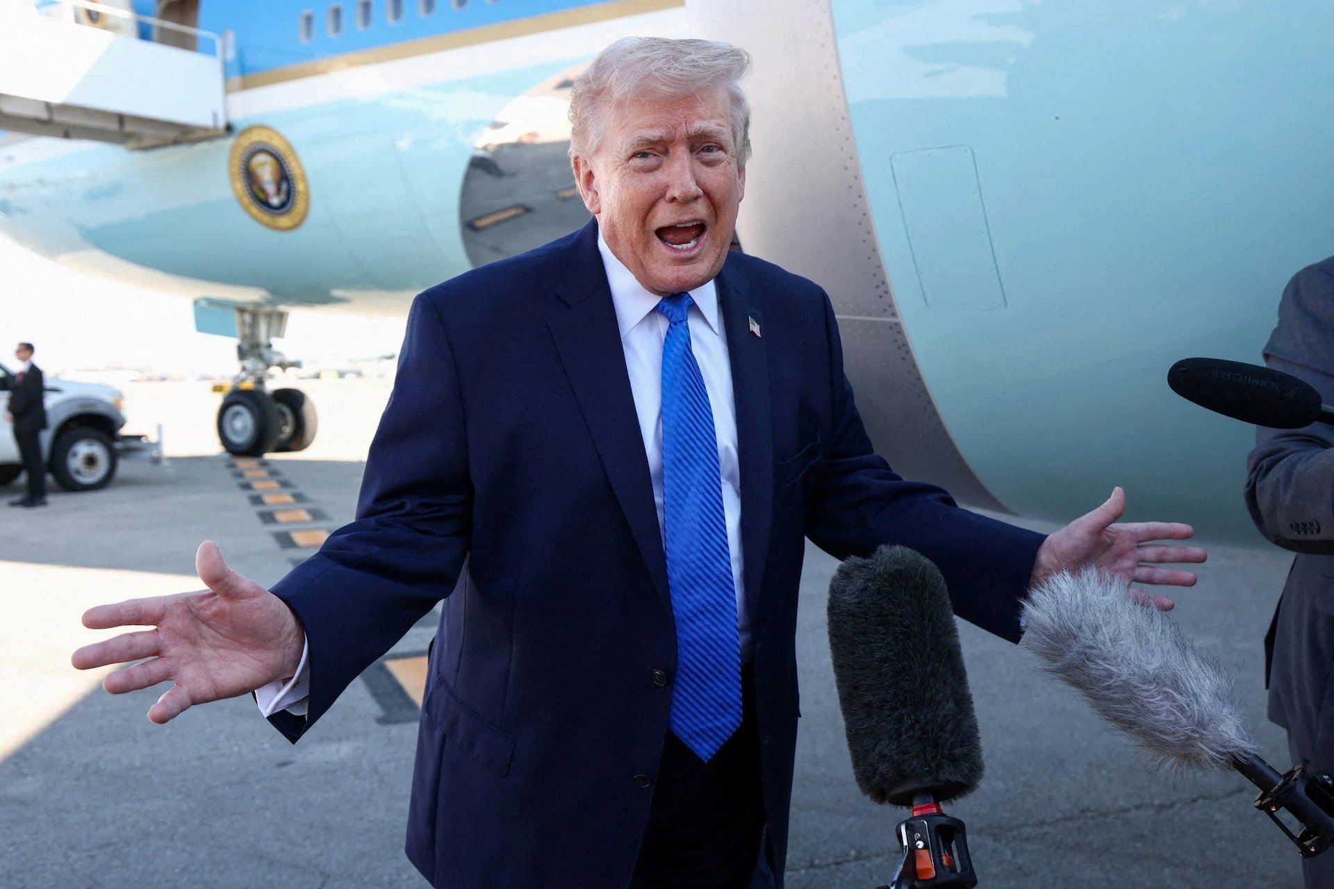 Трамптың Truth Social жазбалары Иранмен алты айлық соғысты көрсетеді