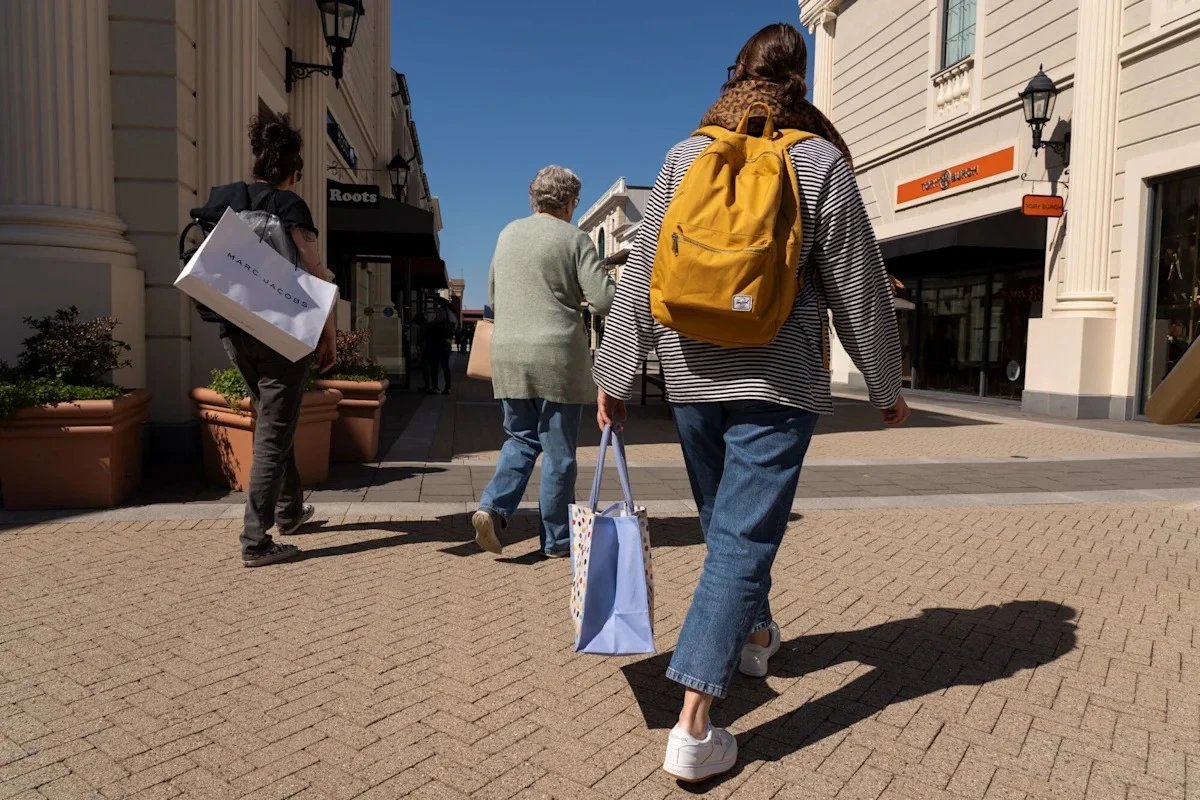 Canada GDP Grows 3.3% in Q2, Fastest Since Early 2023