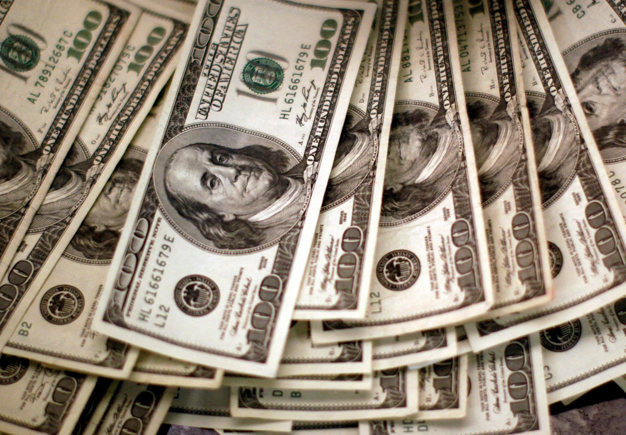 Delaware Life переквалифицировала $17 млрд как сделки со связанными сторонами, привлекая внимание федеральных органов